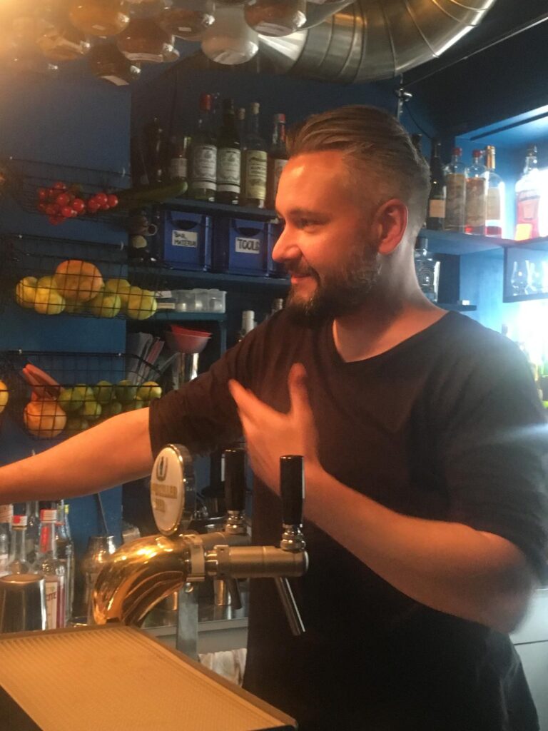 Profi Bar-Keeper